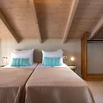 Terra Lucis Mountain Residences וילה Agios Leon