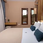 Terra Lucis Mountain Residences וילה Agios Leon