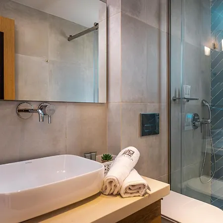 Terra Lucis Mountain Residences ヴィラ Agios Leon