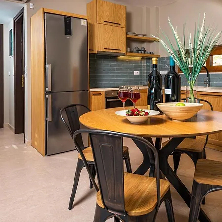 Terra Lucis Mountain Residences ヴィラ Agios Leon